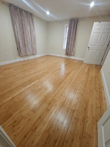 Building Photo - 42 Elmwood Ave