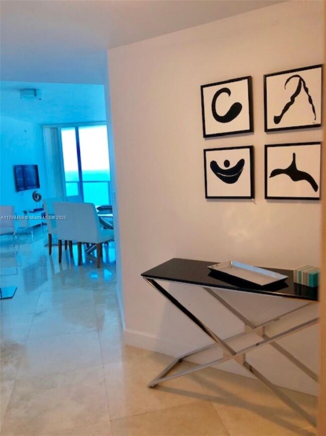 Building Photo - 3101 S Ocean Dr