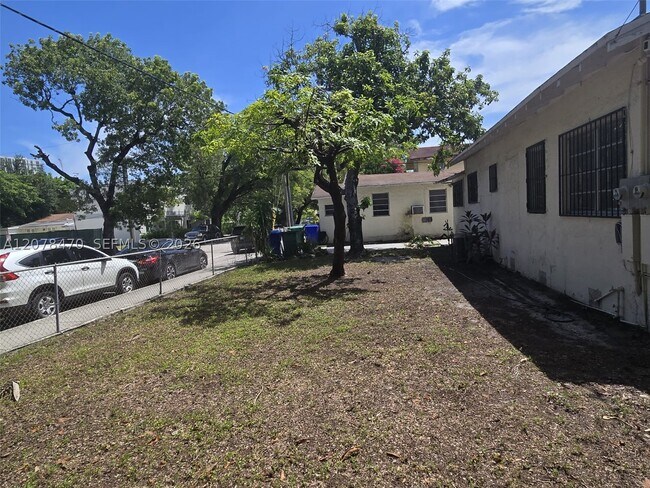 Building Photo - 106 NW 34th St