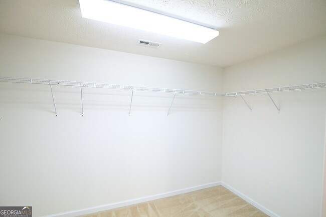 Building Photo - 3230 Kylay Ct NE