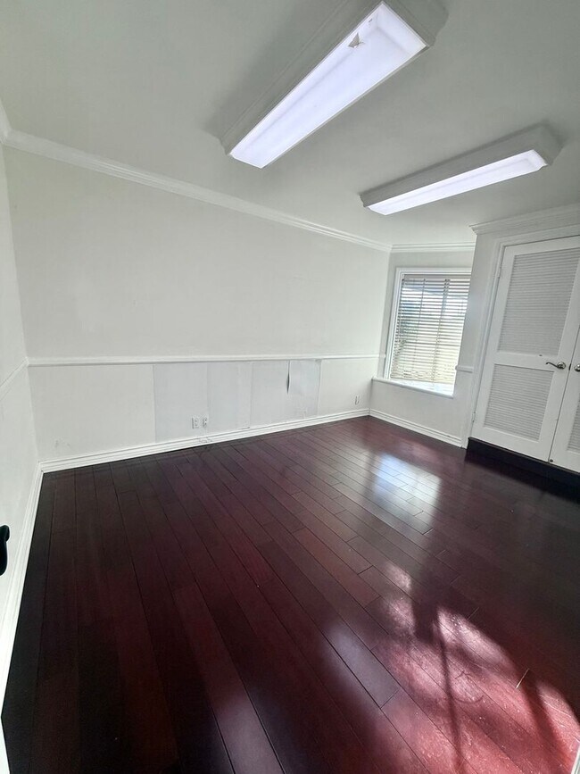 Building Photo - 5BD/4BA POOL HOME IN ALTA VISTA SOUTH | SOLAR SAVINGS | $6,500/mo