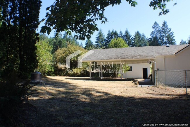 Building Photo - Newly Remodeled 3 bedroom home with Oversi...