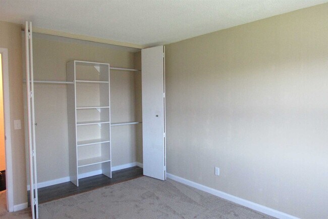 Building Photo - 37 Alpine Dr