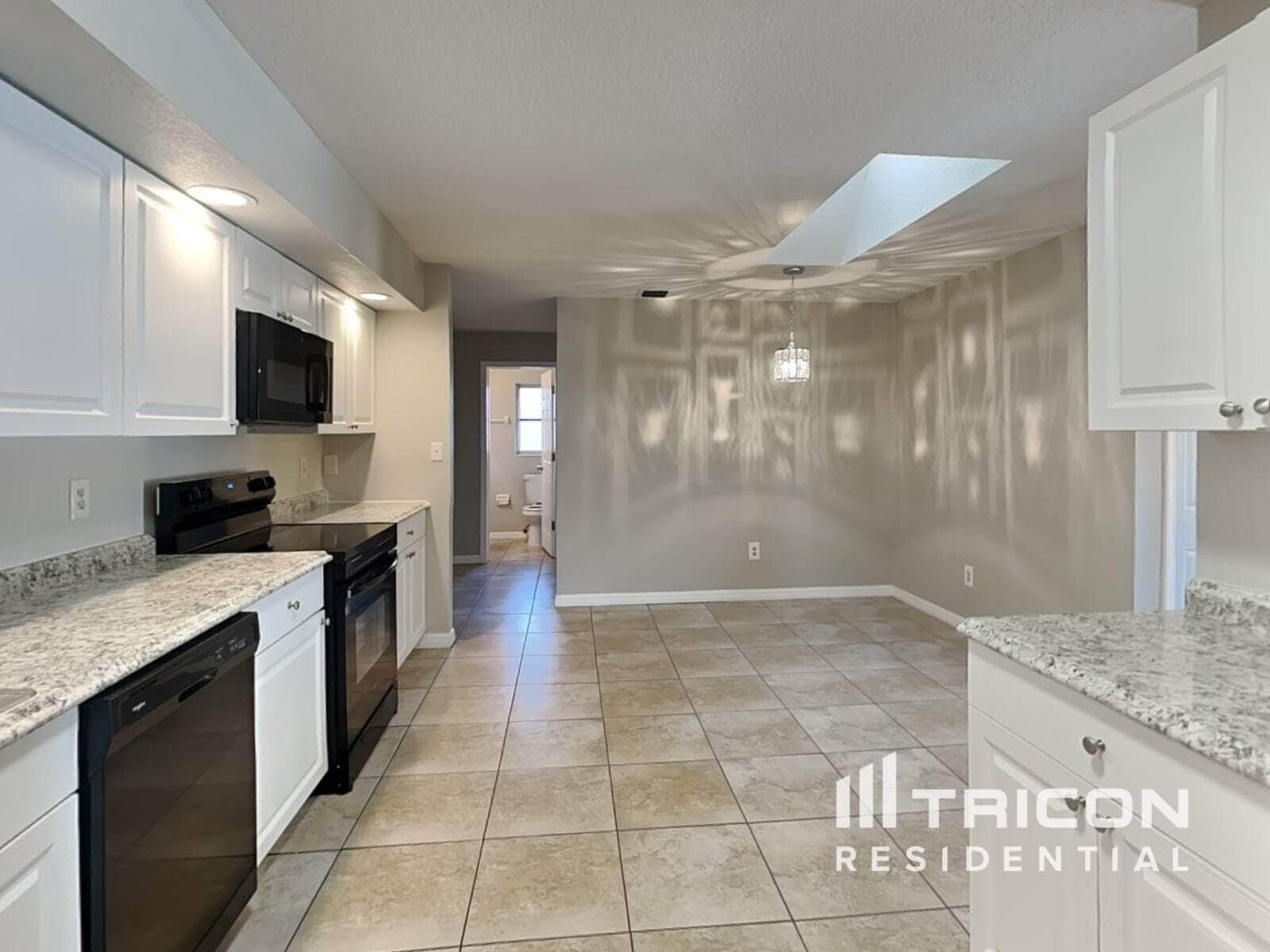 Building Photo - 20336 Peachland Blvd