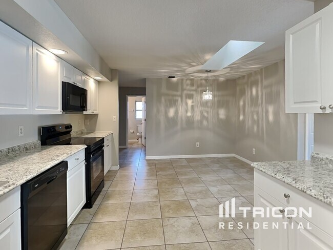 Building Photo - 20336 Peachland Blvd