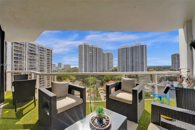Building Photo - 3610 Yacht Club Dr