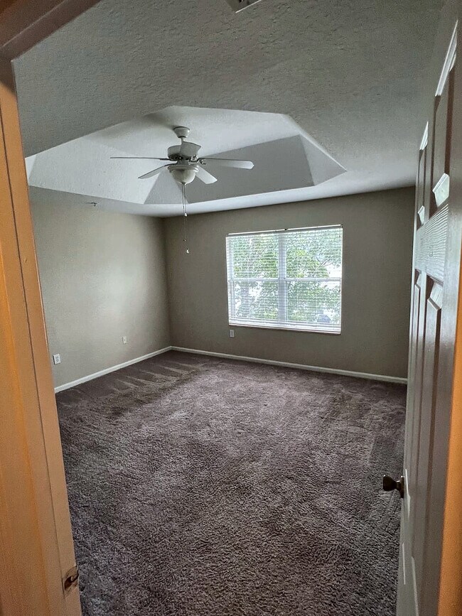 Building Photo - 13926 Dove Wing Ct