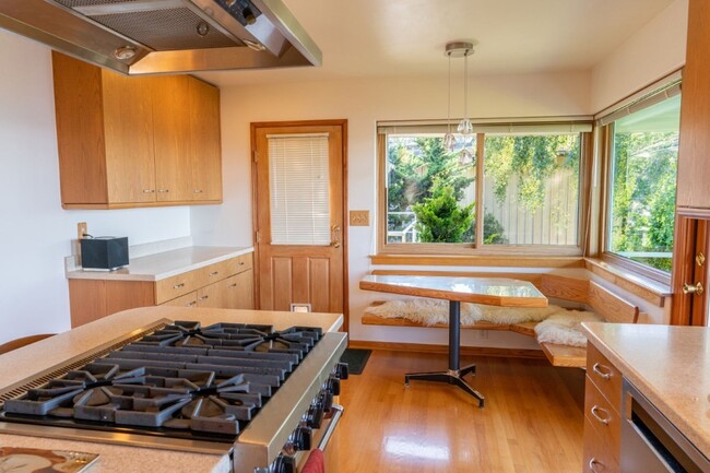 Building Photo - 3bd/1.5ba Burien House