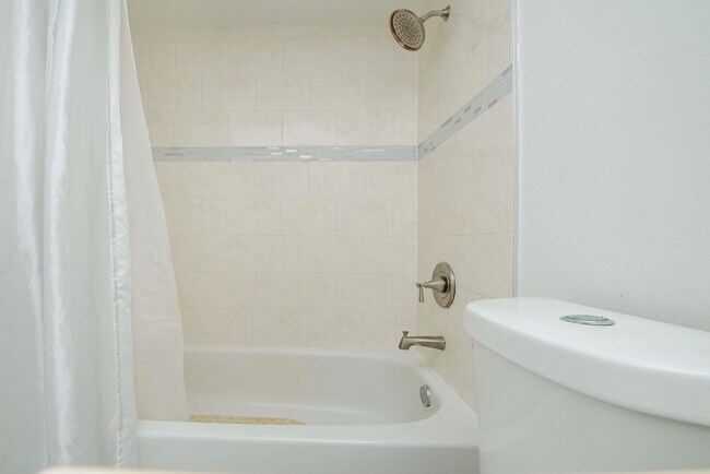 Building Photo - 3531 Pine Needle Dr