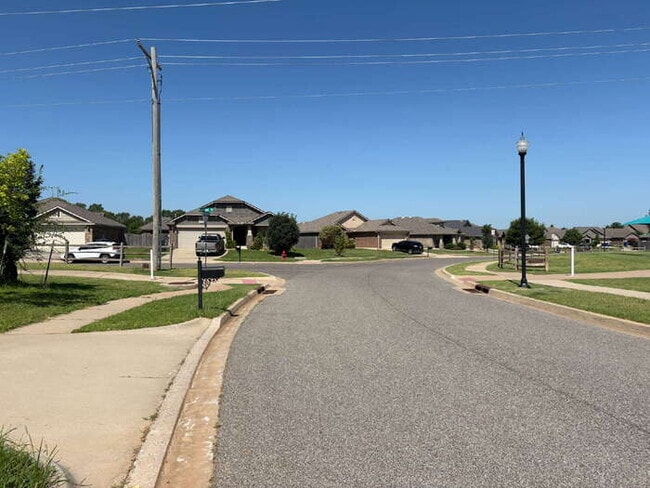 Building Photo - Charming 3-Bedroom Home in Norman - Availa...