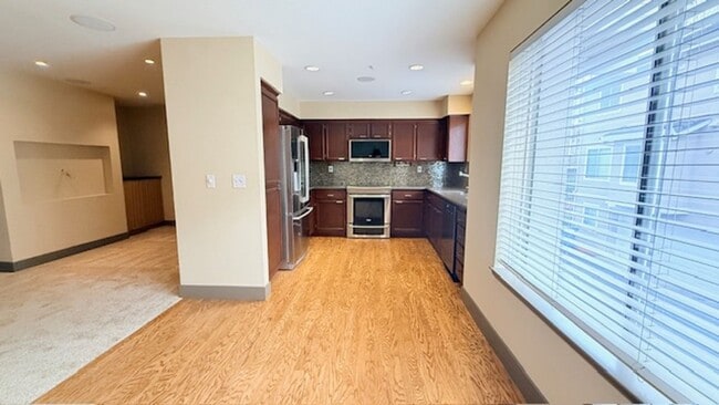 Building Photo - Beautiful 3BD/2.5BA, Multi-Level Townhome in the Shadowhawk Community in Danville- Available NOW!
