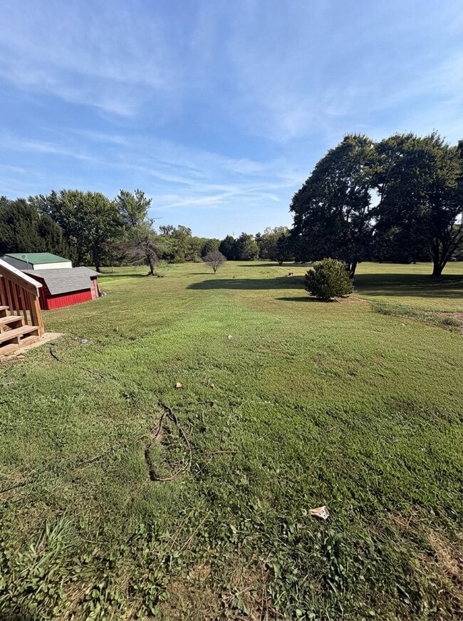 Building Photo - 346 Valley View Dr