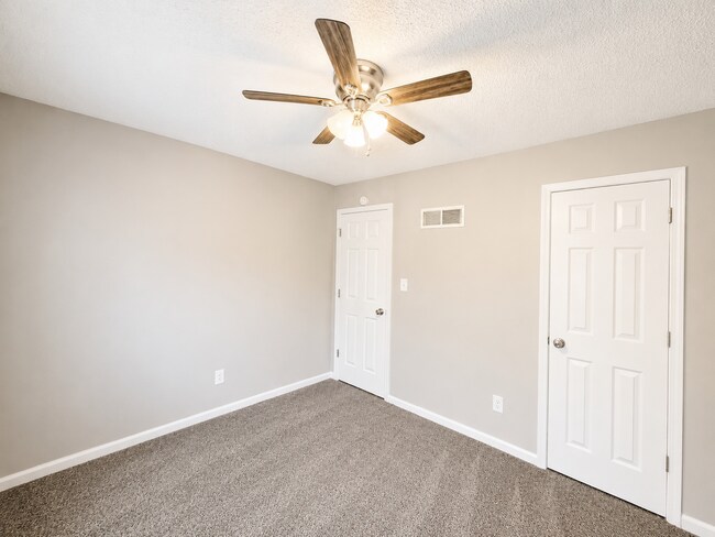 Building Photo - 339 N Kendall Dr