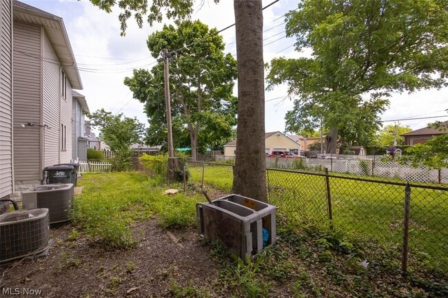 Building Photo - 1545 Coutant Ave