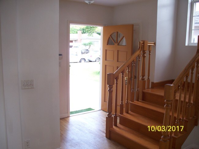 Building Photo - 12566 Woodbine St