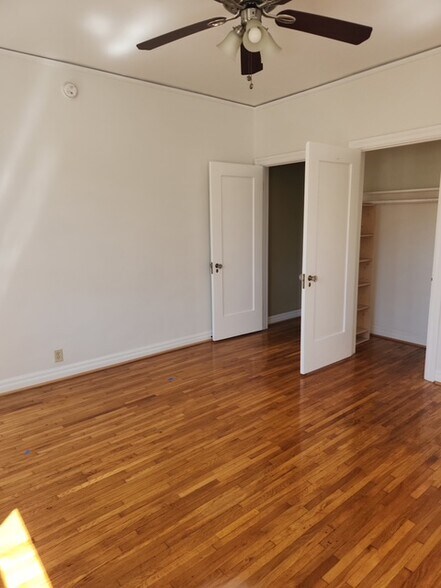 Building Photo - 1105 S Cloverdale Ave