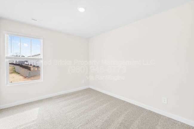 Building Photo - 6105 Starview Ter