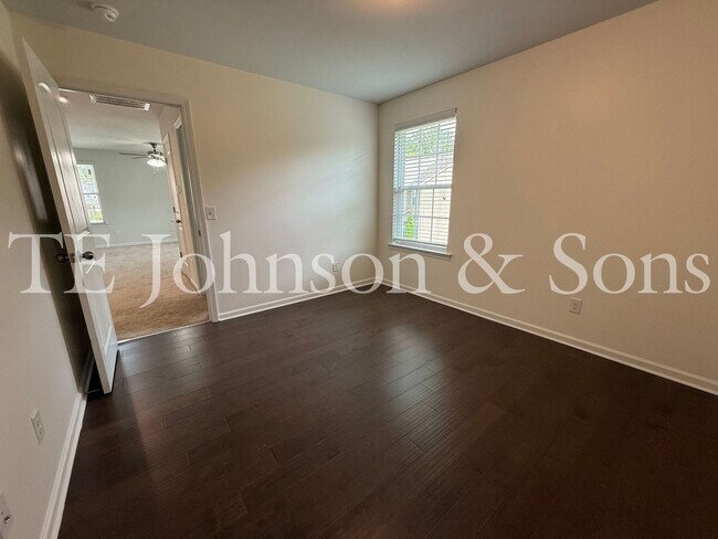 Building Photo - 2925 Grassy Knoll Cir