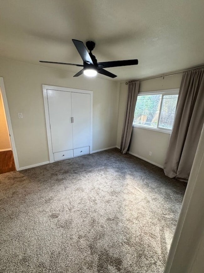 Building Photo - Recently Remodeled Home
