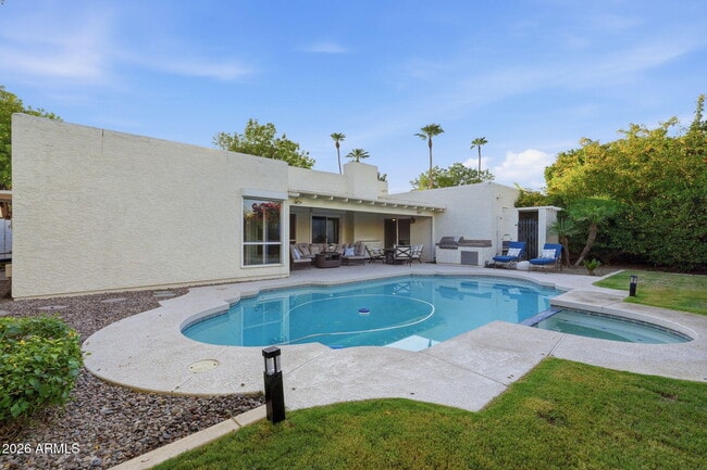 Building Photo - 7352 E Valley Vista Dr