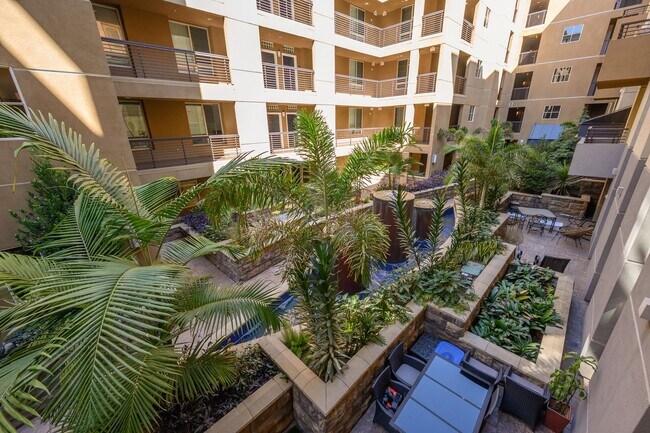 Building Photo - East Village 2 Bedroom at Union Square! 2 Parking Spaces!