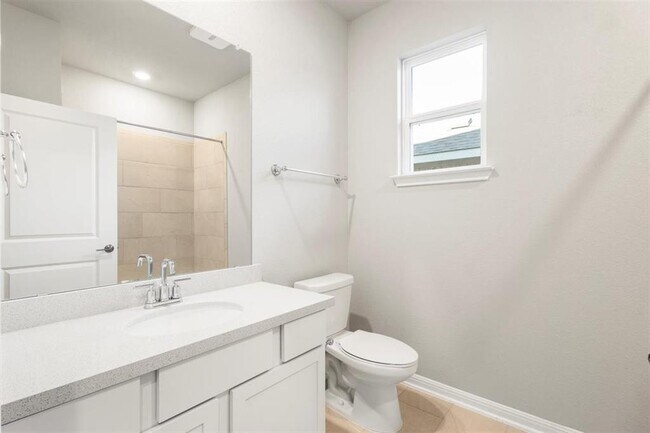 Building Photo - 204 Grn Knl Ln