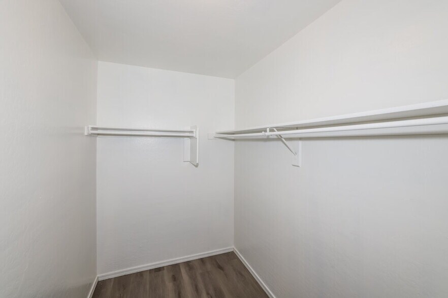 Building Photo - 9598 N 82nd Glen