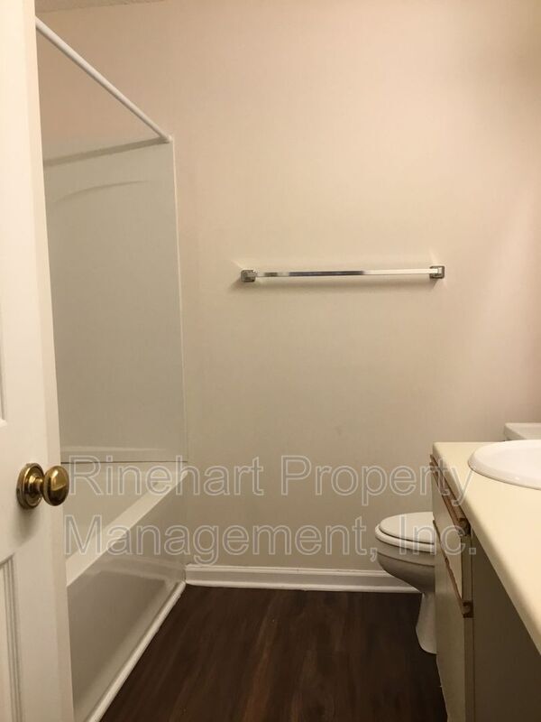 Building Photo - 1573 Hunt Club Ct