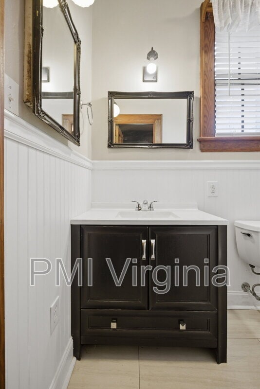 Building Photo - 400 Kemp Ln