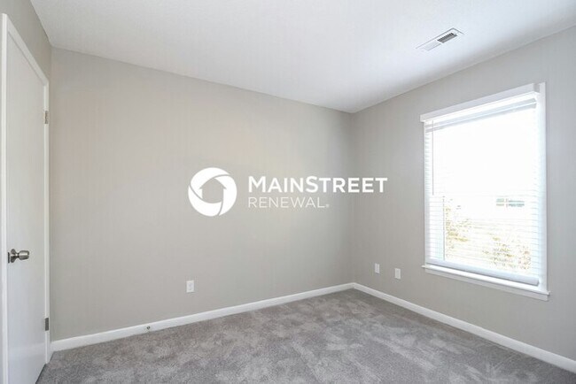 Building Photo - 1620 Stoneybrook Dr