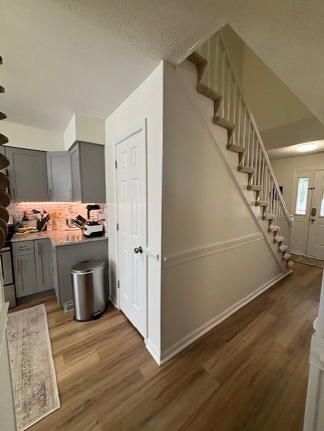 Building Photo - Glenwood