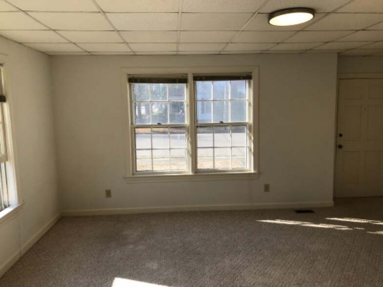 Building Photo - 400 W Edgerton St