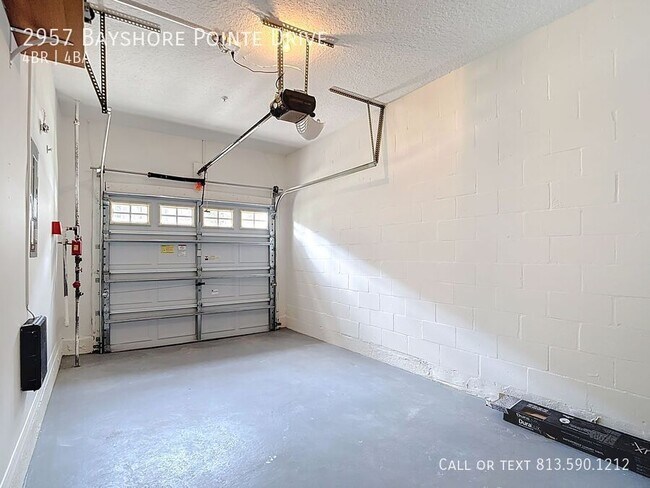 Building Photo - 2957 Bayshore Pointe Dr