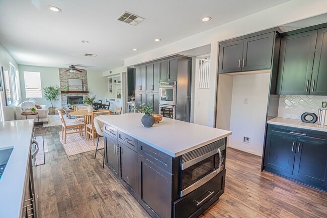 Building Photo - Stunning 5-Bedroom Home with Solar Panels ...