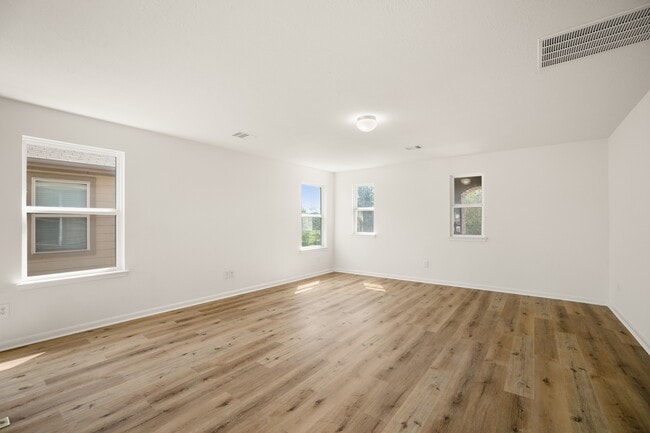 Building Photo - 4118 Lake Cypress Cir