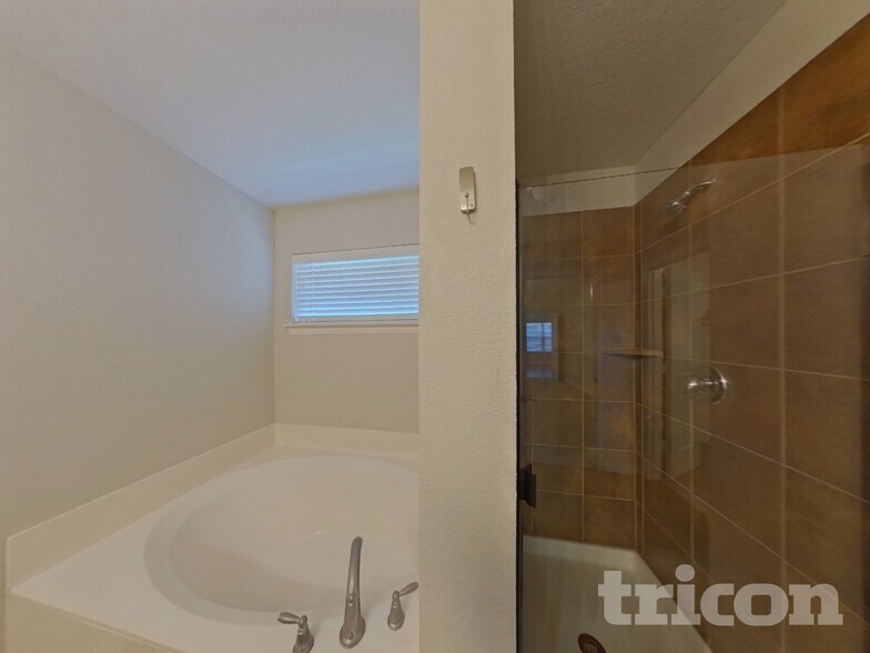Building Photo - 7432 Durness Dr