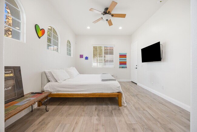 Building Photo - 49392 Hohokam River St