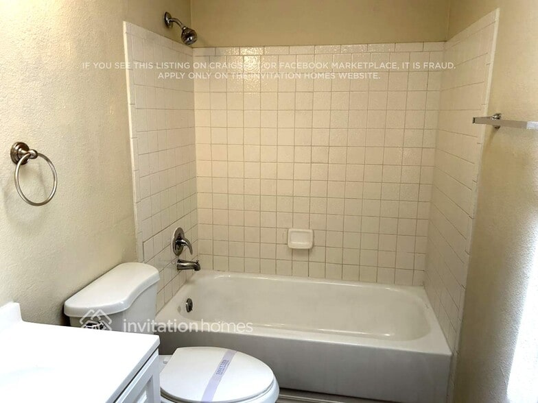 Building Photo - 6660 Bugle Dr