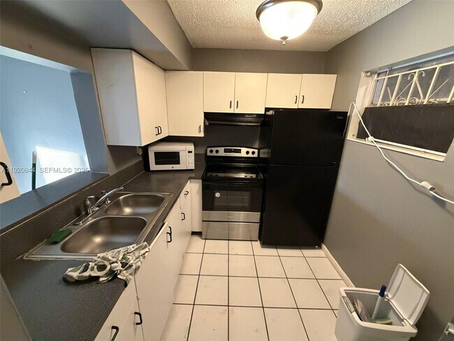 Building Photo - 3710 NW 21st St