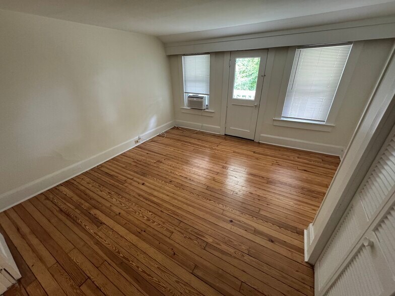 Building Photo - 75 Lanier St