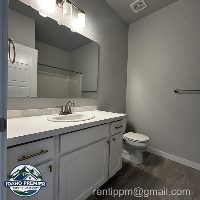 Building Photo - 1340 W Brink St