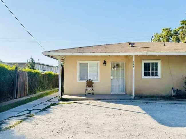 Building Photo - 3687 Pioneer Dr