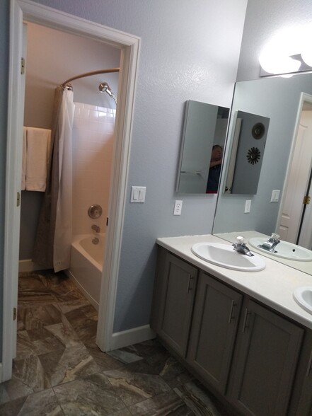 Bathroom - 11971 Ridgeview Ln