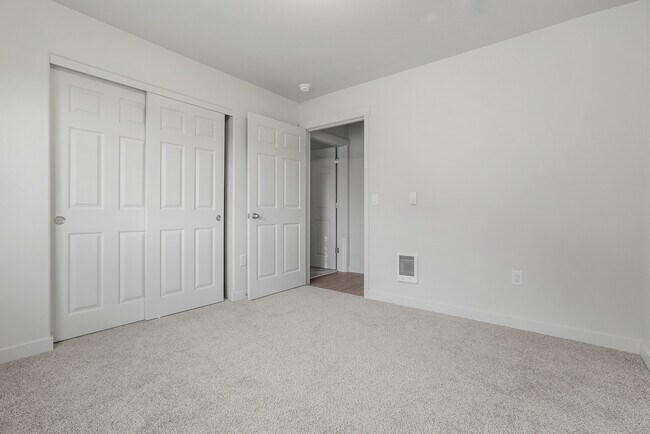 Building Photo - Heritage Park