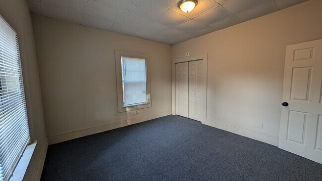 Building Photo - 3BR/2BA -- Deck, Separate Dining Room, In-Unit Laundry