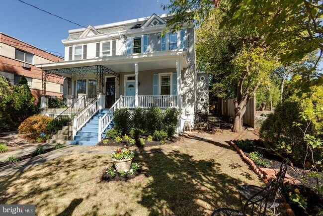 Building Photo - 4457 MacArthur Blvd NW