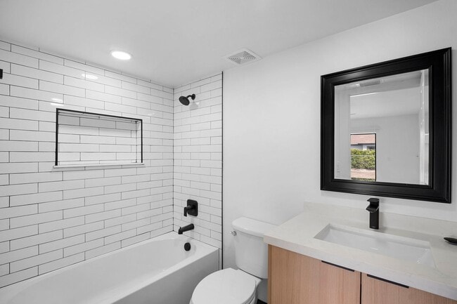 Building Photo - ****SPECIAL 2 WEEKS FREE****  Move-In Ready Cape Coral Home – Newly Remodeled Interior