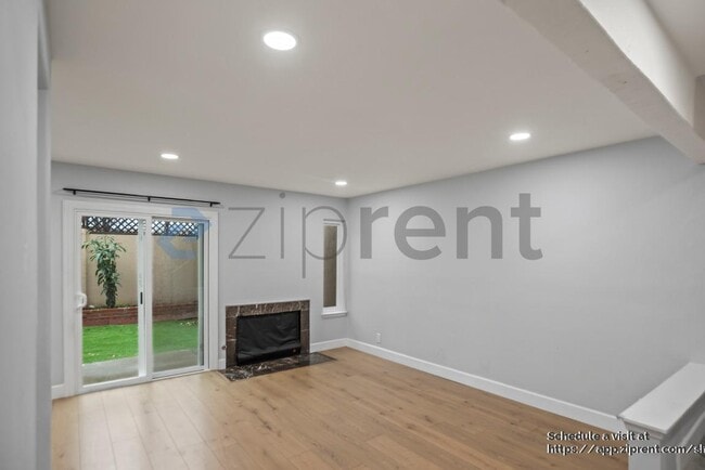 Building Photo - 567 Blue Jay Dr