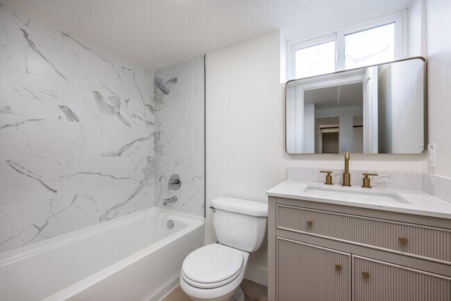 Building Photo - Beautifully Updated 3-Bedroom Home with Modern Upgrades & Spacious Backyard