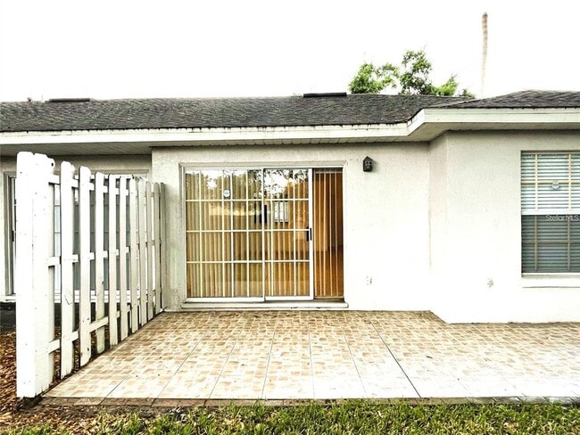 Building Photo - 1219 Lucaya Cir